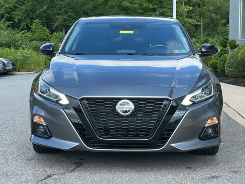 Used 2022 Nissan Altima 2.5 SR w/ Midnight Edition Package FWD image 3
