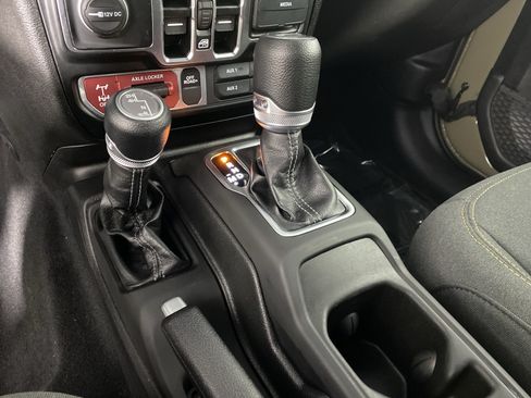 Used 2025 Jeep Wrangler Unlimited Sport AWD/4WD image 29