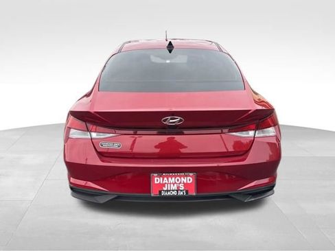 Used 2023 Hyundai Elantra SEL w/ Cargo Package FWD image 4