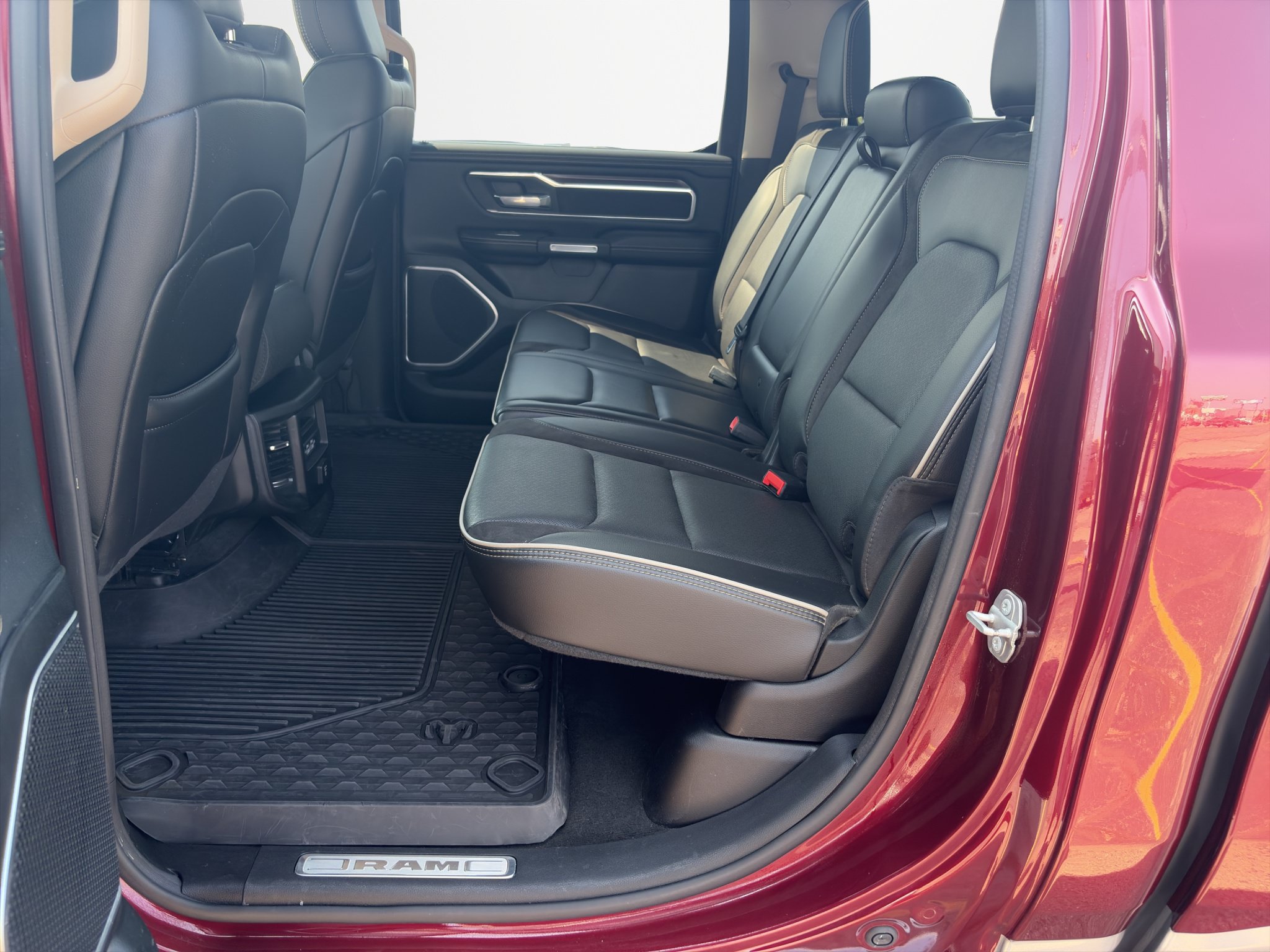 Used 2021 RAM 1500 Laramie AWD/4WD image 21
