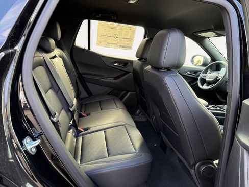 New 2026 Chevrolet Equinox LT w/ Convenience Package II image 18