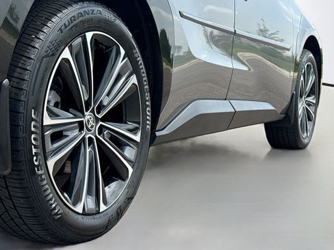 Used 2023 Toyota bZ4X AWD w/ Weather Package image 15