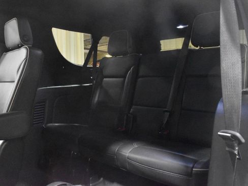 Used 2023 Chevrolet Suburban Premier AWD/4WD image 8