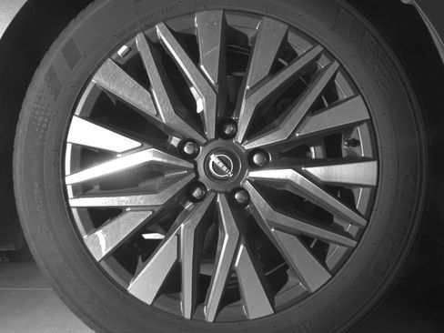 Used 2025 Nissan Altima 2.5 SV FWD image 13
