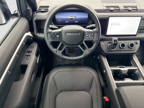 Used 2025 Land Rover Defender 110 X-Dynamic SE AWD/4WD image 10
