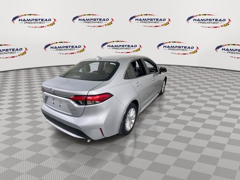 Used 2020 Toyota Corolla XLE image 8