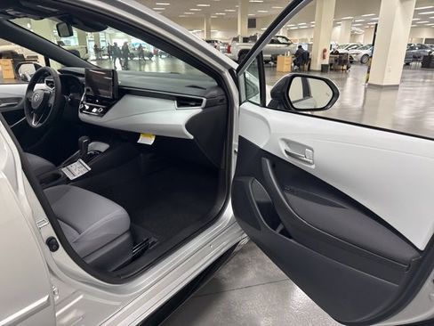 New 2026 Toyota Corolla SE image 9