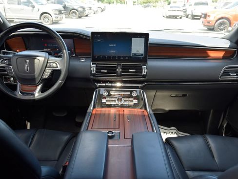 Used 2023 Lincoln Navigator Reserve RWD image 5