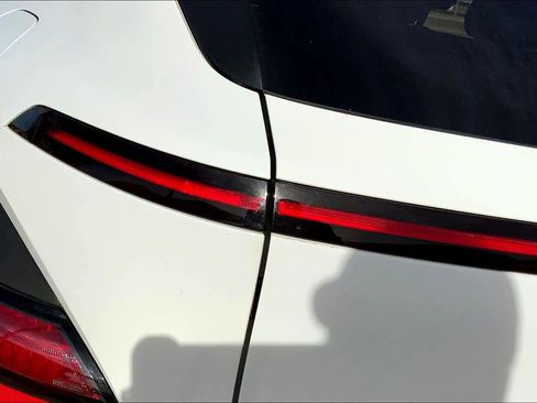 Used 2025 Hyundai Kona SEL image 27