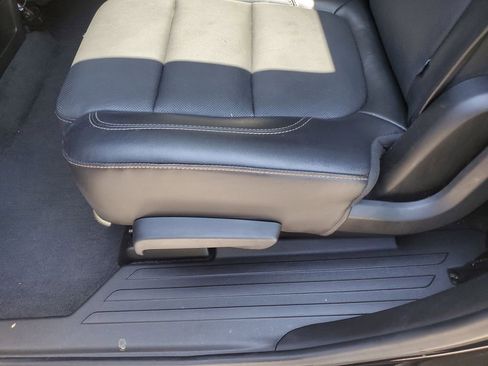 Used 2019 Chevrolet Traverse Premier w/ Driver Confidence II Package FWD image 14