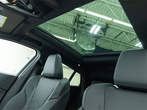 Certified 2025 BMW X2 xDrive28i w/ Technology Package image 19