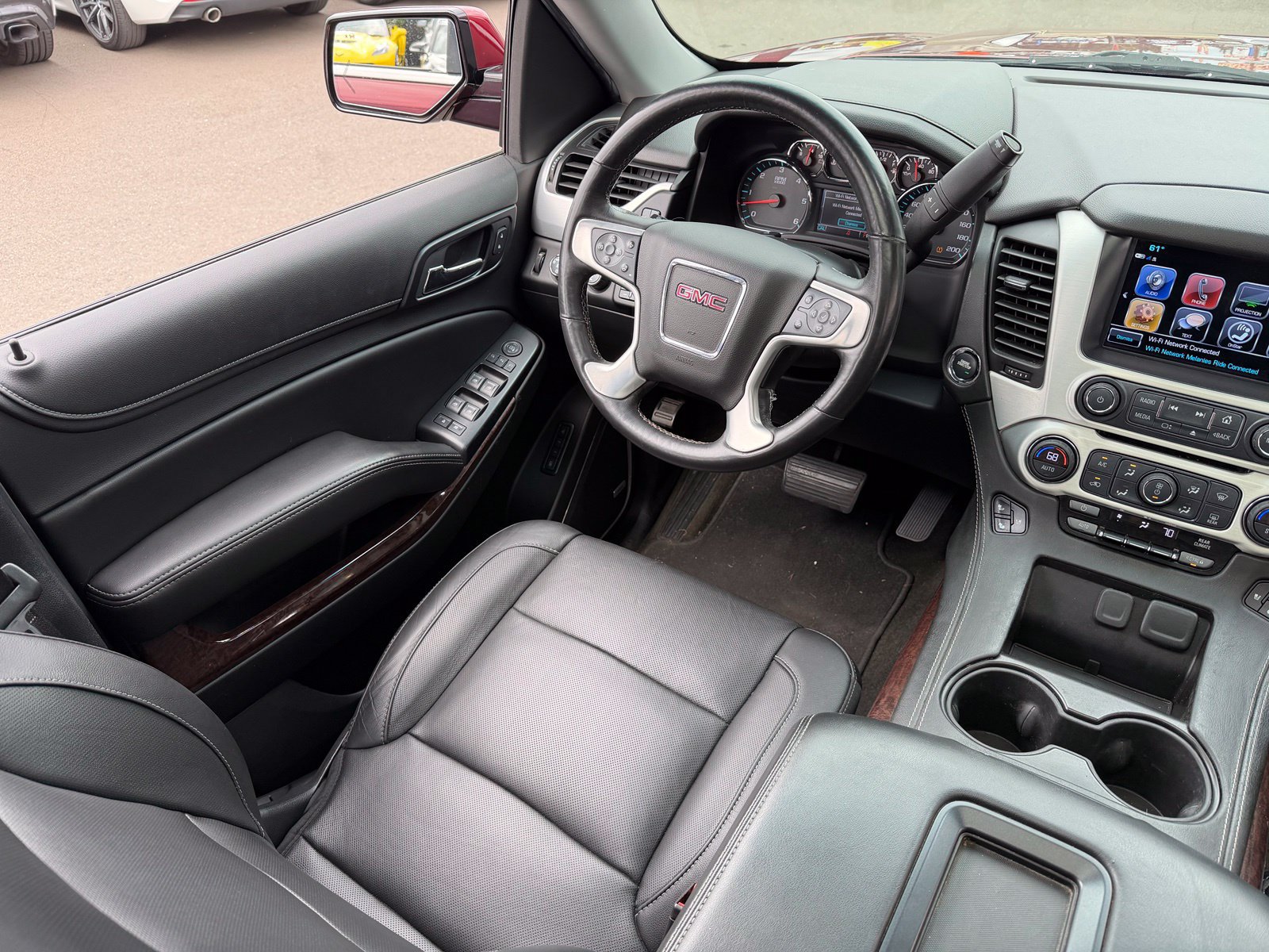 Used 2018 GMC Yukon SLT w/ HD Trailering Package AWD/4WD image 6