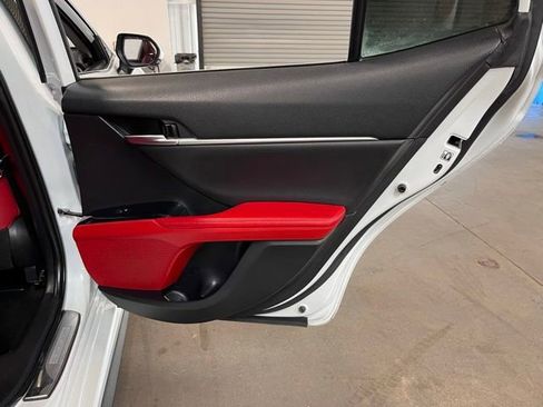 Used 2019 Toyota Camry XSE image 15