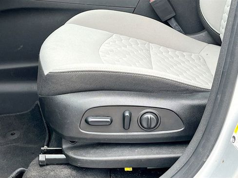 Used 2021 Chevrolet Equinox LS w/ LS Convenience Package AWD/4WD image 18