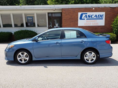 Used 2012 Toyota Corolla S w/ Preferred Accessory Pkg FWD image 2