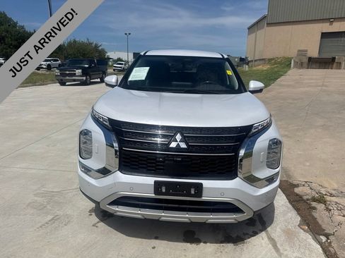 Used 2023 Mitsubishi Outlander Ralliart AWD/4WD image 2