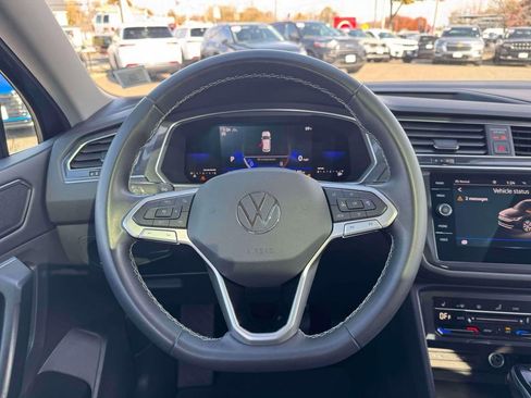 Used 2023 Volkswagen Tiguan SE image 14