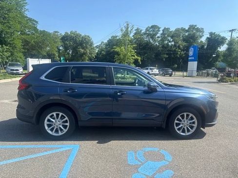 Used 2023 Honda CR-V EX image 9