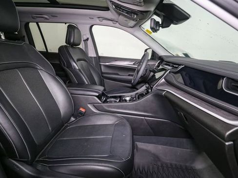 Used 2022 Jeep Grand Cherokee Limited 4xe w/ Luxury Tech Group II image 17