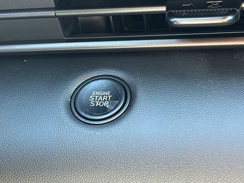 Certified 2025 Hyundai Elantra Sport FWD image 30