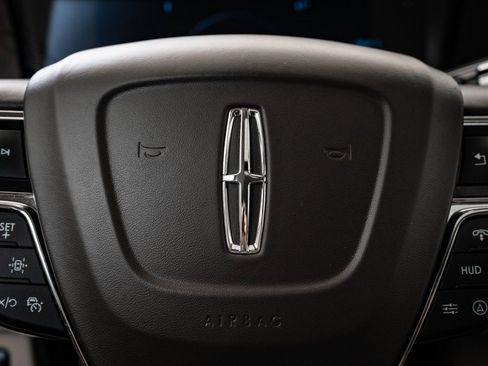 Used 2024 Lincoln Navigator Reserve image 31