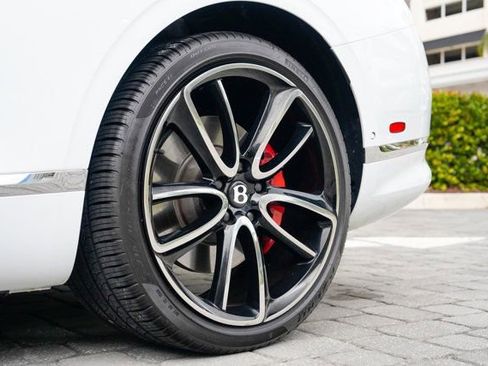 Used 2024 Bentley Continental GT V8 image 44