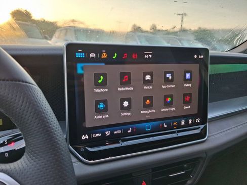 New 2026 Volkswagen Tiguan SE R-Line FWD image 8