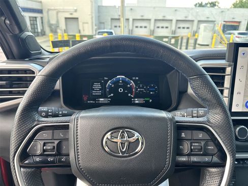 Used 2024 Toyota Sequoia Platinum AWD/4WD image 19