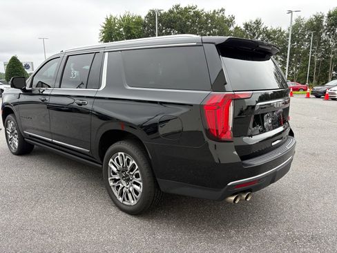Used 2024 GMC Yukon XL Denali Ultimate AWD/4WD image 7