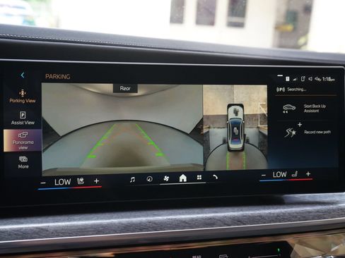 Used 2025 BMW 740i xDrive w/ Premium Package AWD/4WD image 16