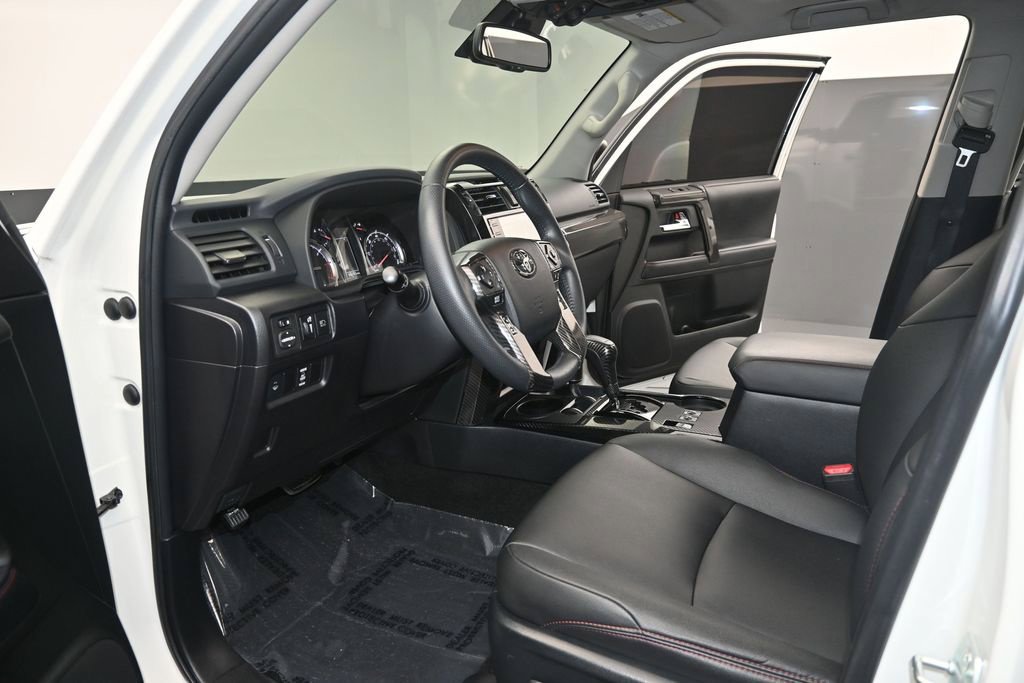 Used 2021 Toyota 4Runner Venture w/ Moonroof Package AWD/4WD image 13