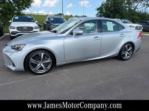 Used 2018 Lexus IS 300 w/ Premium Package RWD image 11