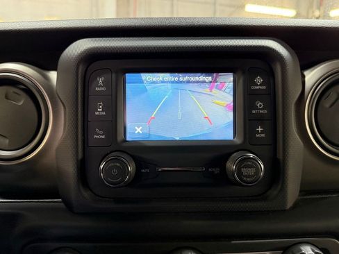Certified 2018 Jeep Wrangler Sport AWD/4WD image 14