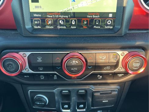 Used 2023 Jeep Wrangler Rubicon w/ Steel Bumper Group image 31