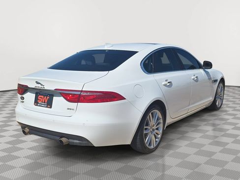 Used 2017 Jaguar XF Prestige RWD image 7