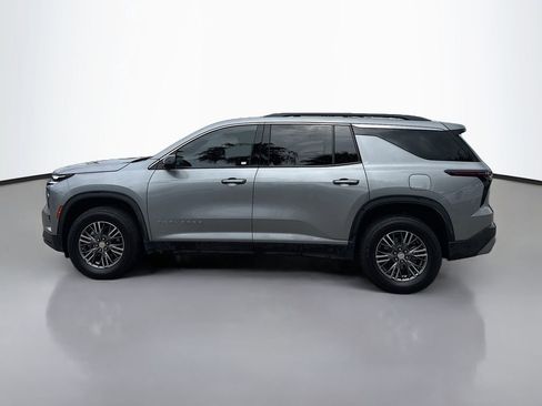 Used 2024 Chevrolet Traverse LT FWD image 4
