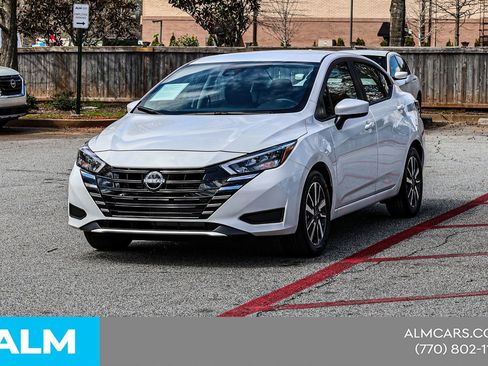 Used 2025 Nissan Versa SV w/ Trunk Package FWD image 4