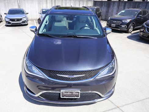 Used 2020 Chrysler Pacifica Limited w/ Tire & Wheel Group image 11