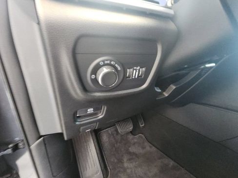 Used 2025 Jeep Grand Cherokee Altitude AWD/4WD image 27