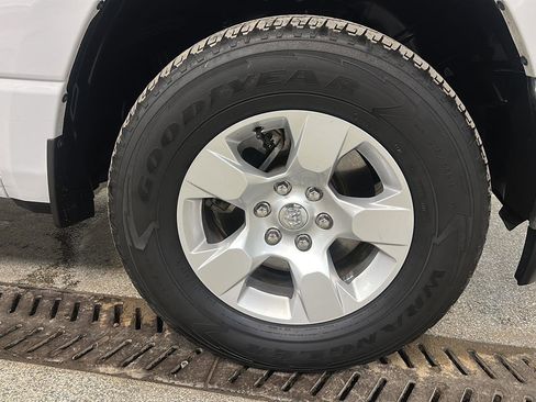 Used 2021 RAM 1500 Big Horn AWD/4WD image 13