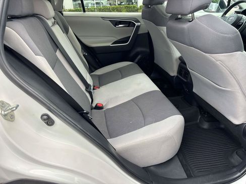Used 2019 Toyota RAV4 XLE w/ Convenience Package AWD/4WD image 16