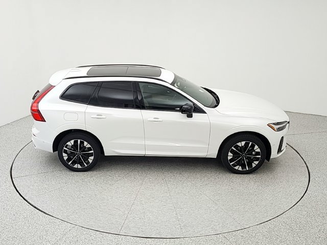 New 2026 Volvo XC60 B5 Plus w/ Protection Package Premier AWD/4WD image 16