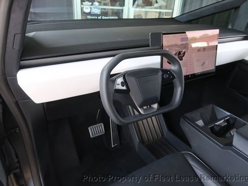 Used 2024 Tesla Cybertruck AWD Crew Cab image 10