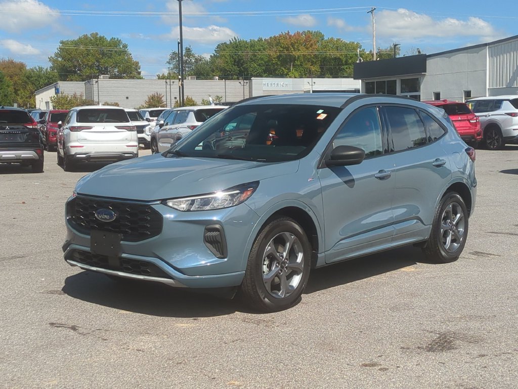 Used 2023 Ford Escape ST-Line w/ Tech Pack #1 AWD/4WD image 1