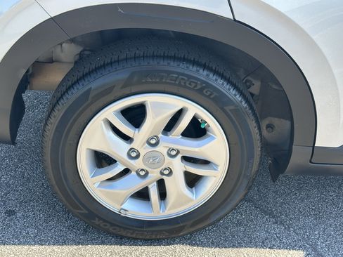 Used 2022 Hyundai Venue SE w/ Cargo Package FWD image 17