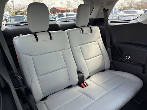 Used 2025 Ford Explorer Platinum w/ Ultimate Package AWD/4WD image 31