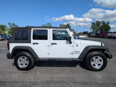 Used 2015 Jeep Wrangler Unlimited Sport w/ Quick Order Package 24S AWD/4WD image 13