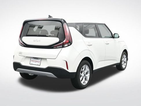 Used 2025 Kia Soul LX w/ LX Technology Package FWD image 5