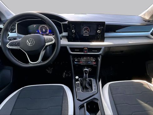New 2026 Volkswagen Taos SE FWD image 5