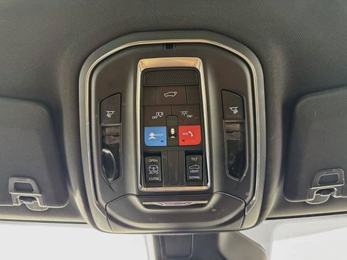 Used 2024 Jeep Grand Cherokee L Altitude AWD/4WD image 22